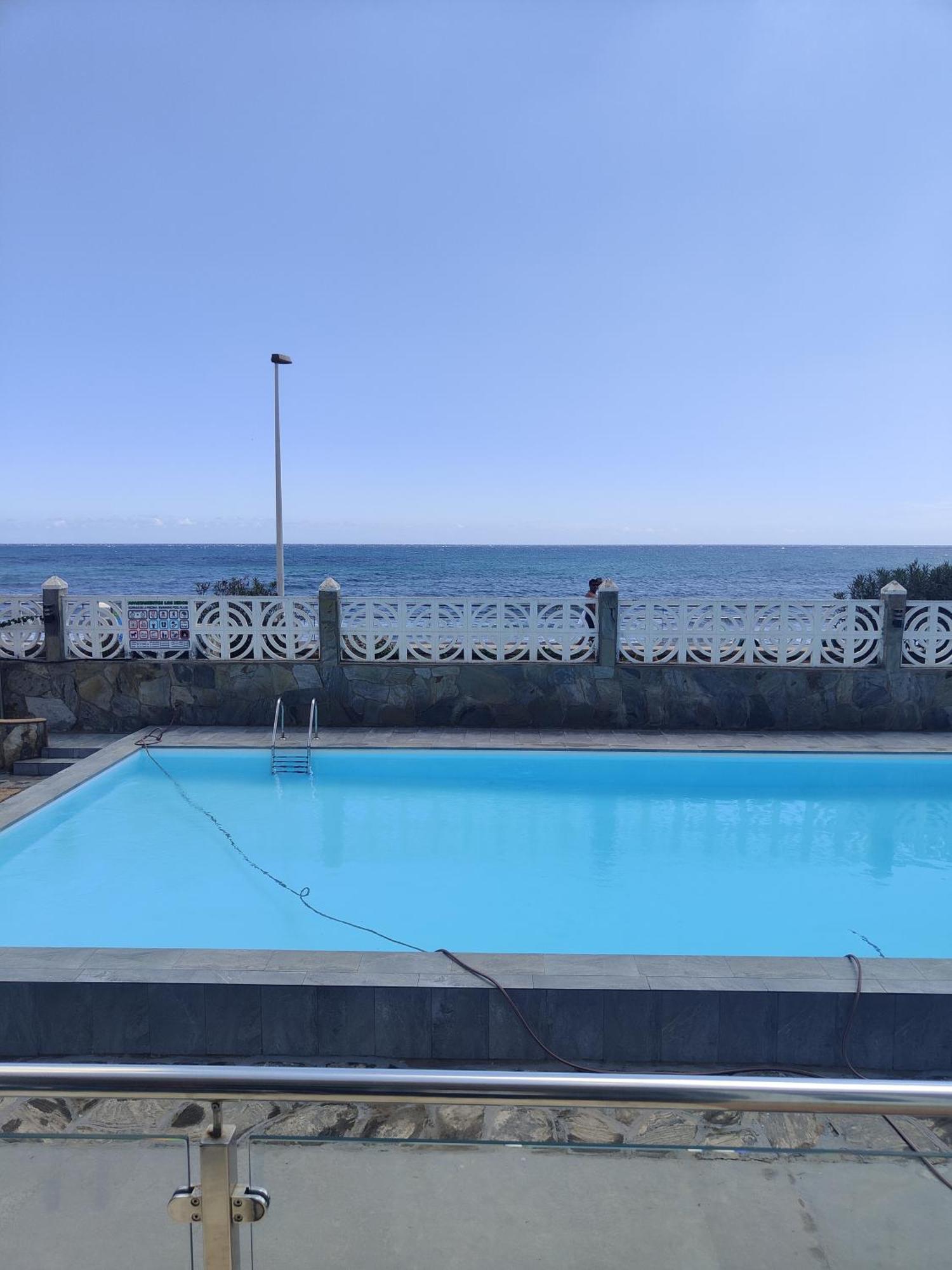 Los Nidos San Bartolomé エクステリア 写真